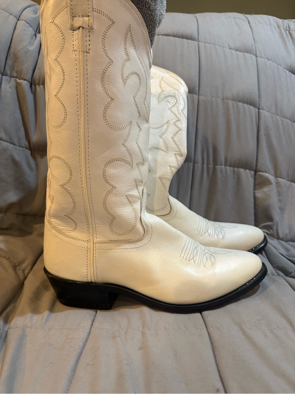 Old West White Cowboy Boots with Black Soles